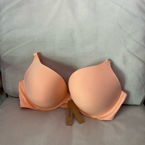 SKIMS Other - SKIMS Fits Everybody Push Up Bra 40D